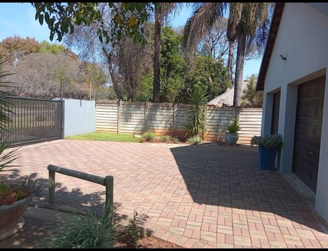 7 BEDROOM HOUSE FOR SALE IN BO-DORP
